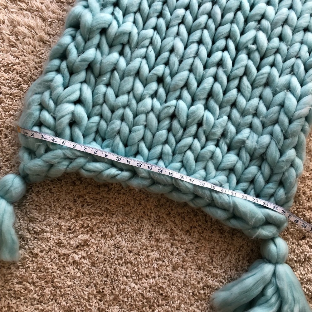 Handcrafted Dusty Baby Blue Chunky Merino Wool Tassel Blanket Decor Cozy Blanket - Picture 13 of 15